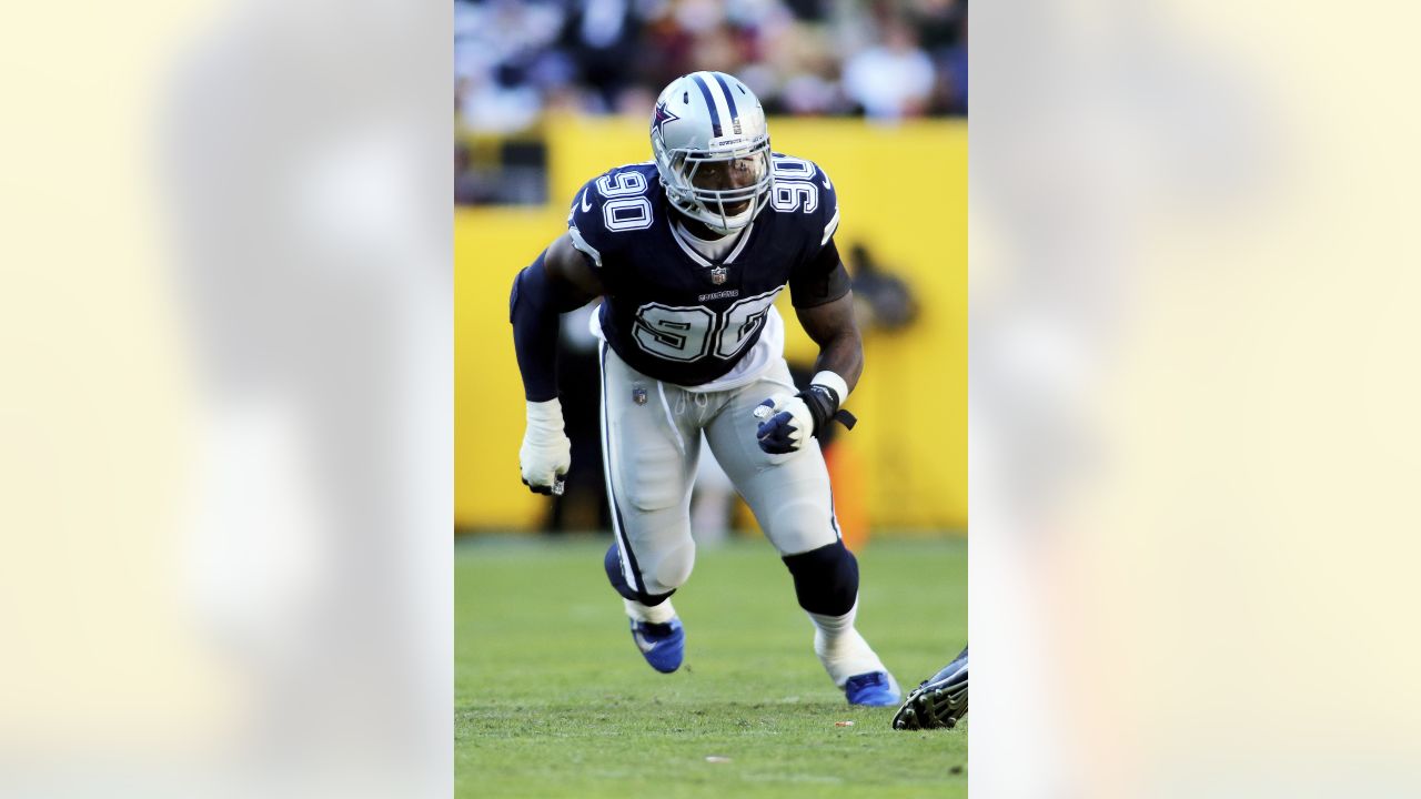 Cowboys' DE DeMarcus Lawrence leads NFL in pressures