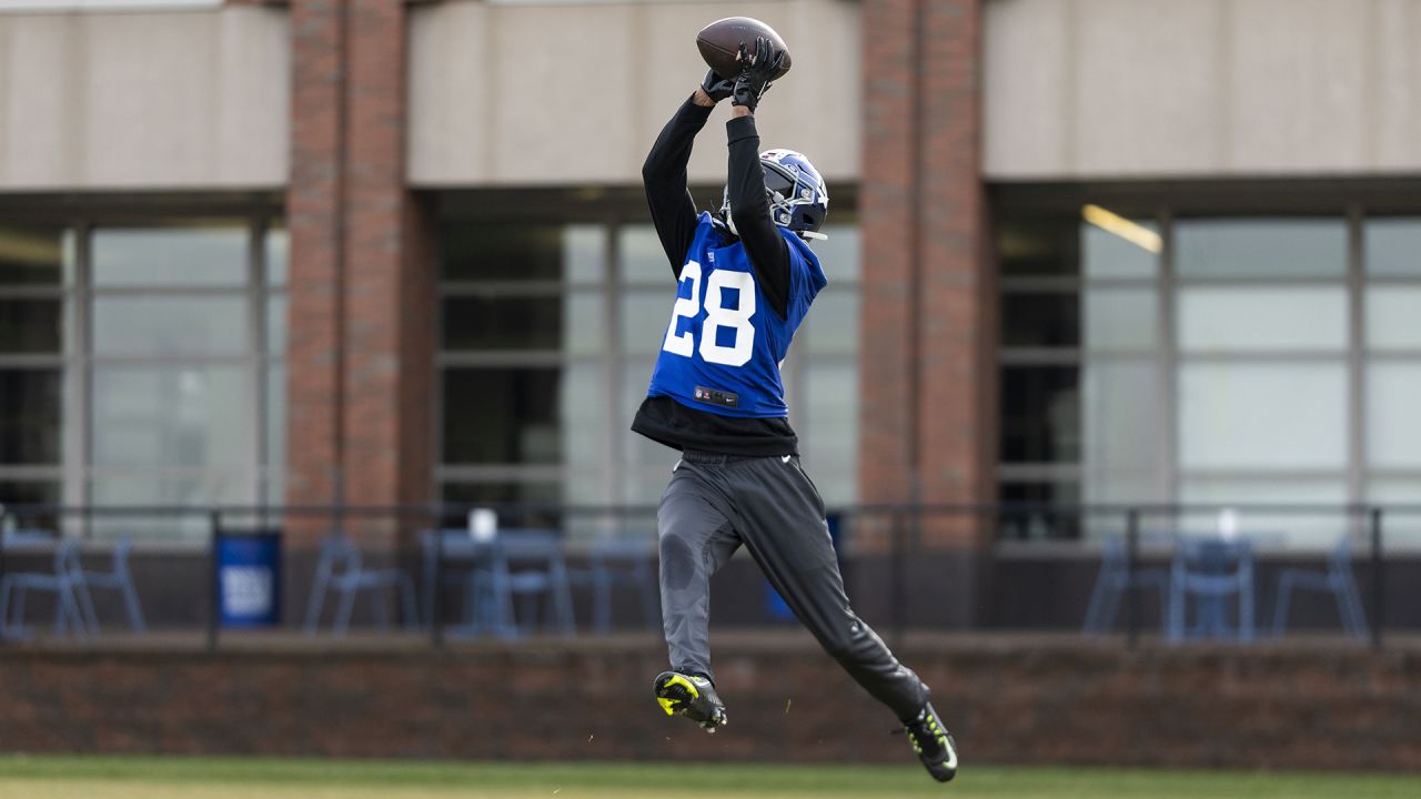 Giants' Brian Daboll honors Damar Hamlin with custom hat, offers prayers:  'He's a tremendous young man'