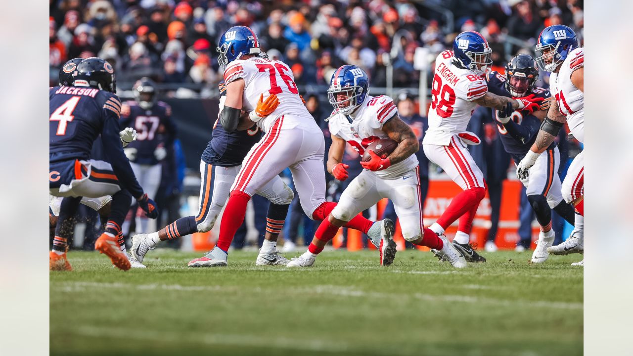 Sack-happy Giants set NFL record in torrid first half vs. Bears