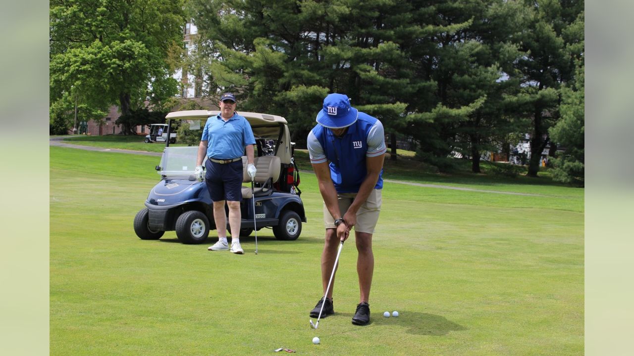 Giants' players hit the links for annual golf outing