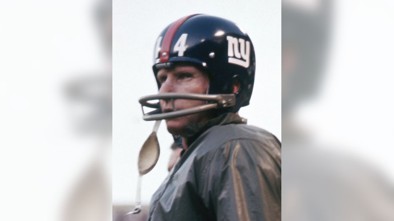 1963 Petersen's Pro Football-New York Giants Y.A. Tittle