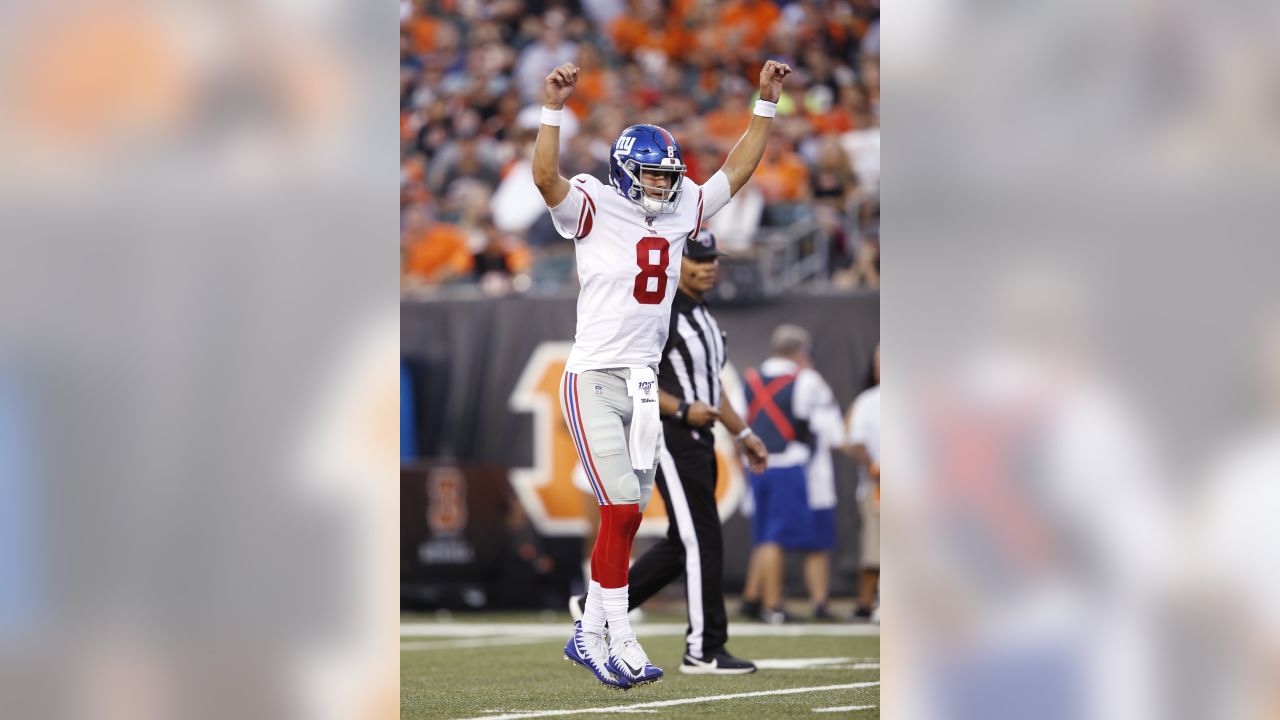 New York, USA. August 8, 2019, East Rutherford, New Jersey, USA: New York  Giants quarterback Daniel Jones (8) warms up prior to a preseason game  between the New York Jets and the