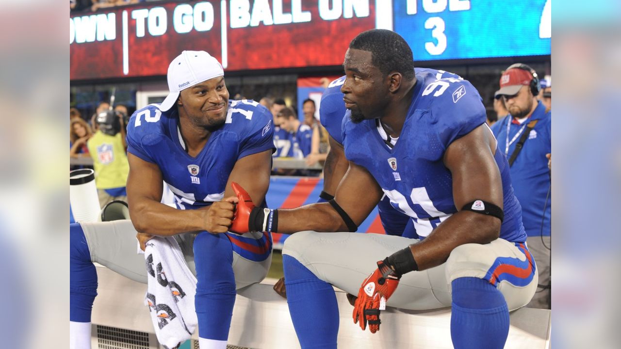 New York Giants on X: Osi Umenyiora will retire as a Giant on