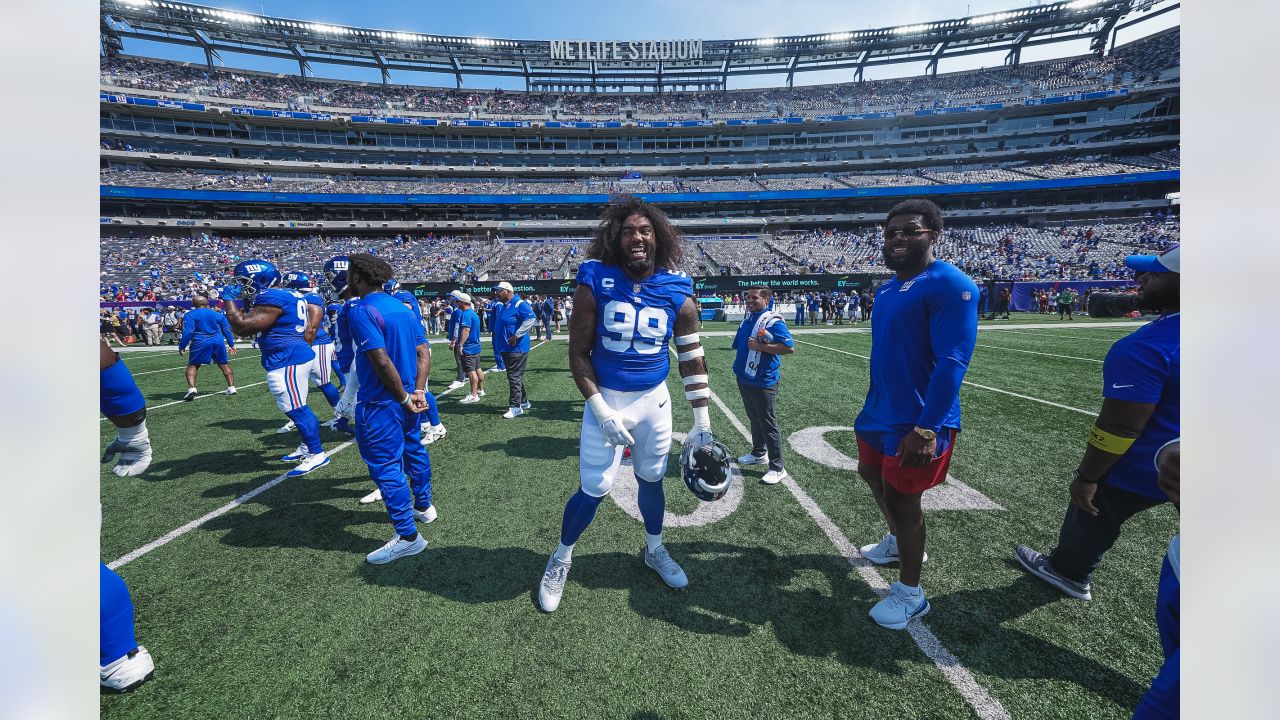 Photos: The Giants host the Panthers in the home opener at MetLife Stadium