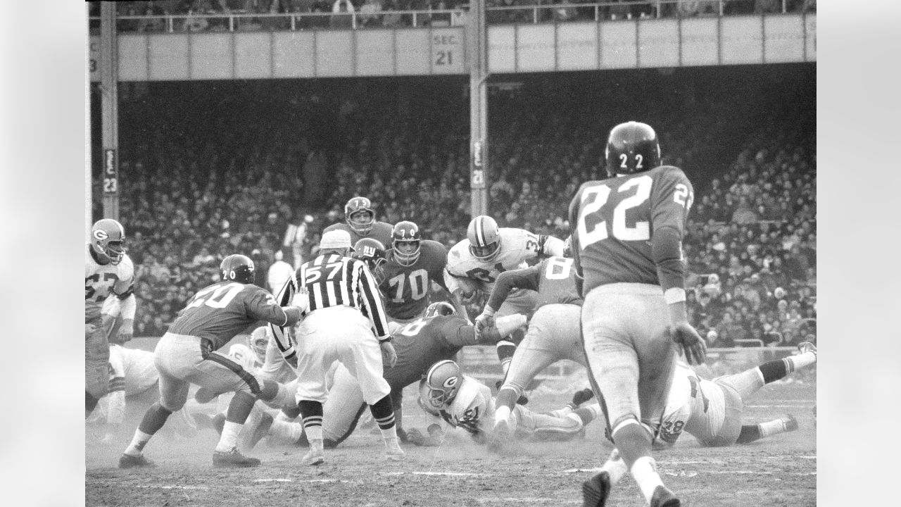 \ud83d\udcf8 Through the Years: Giants vs. Packers