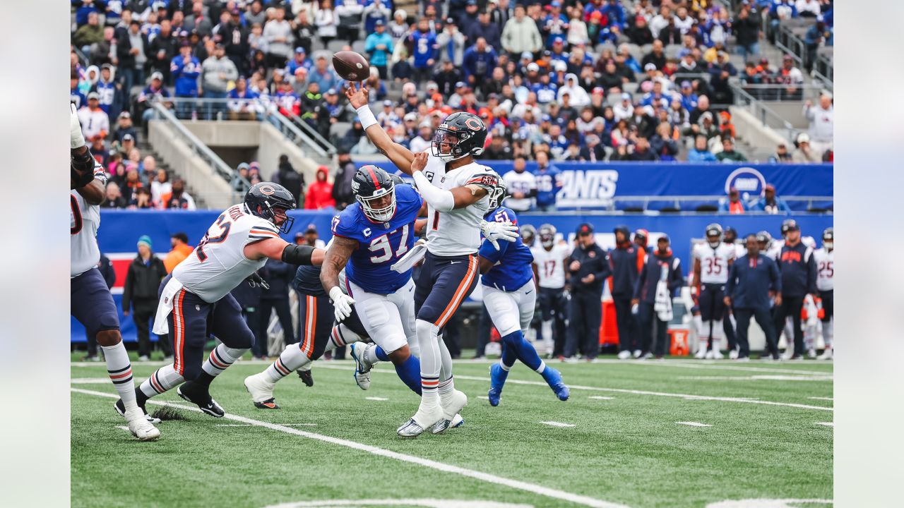 SACKFEST on Sunday Night! (Bears vs. Giants, 2010) 