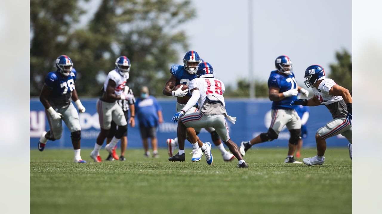 Rookie Darnay Holmes highlights Giants' intrasquad scrimmage at training  camp