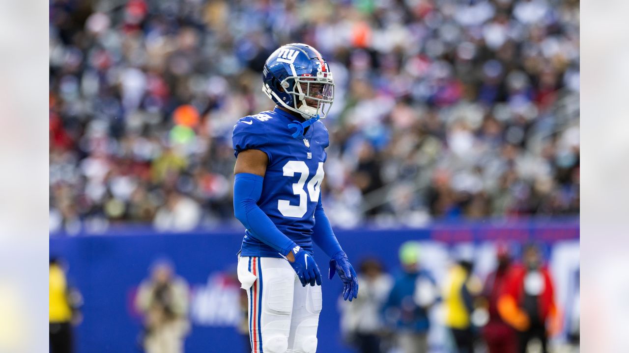 New York Giants cornerback Jarren Williams (34) runs against the Washington  Football Team during an NFL football game, Sunday, Jan. 9, 2022, in East  Rutherford, N.J. (AP Photo/Adam Hunger Stock Photo - Alamy