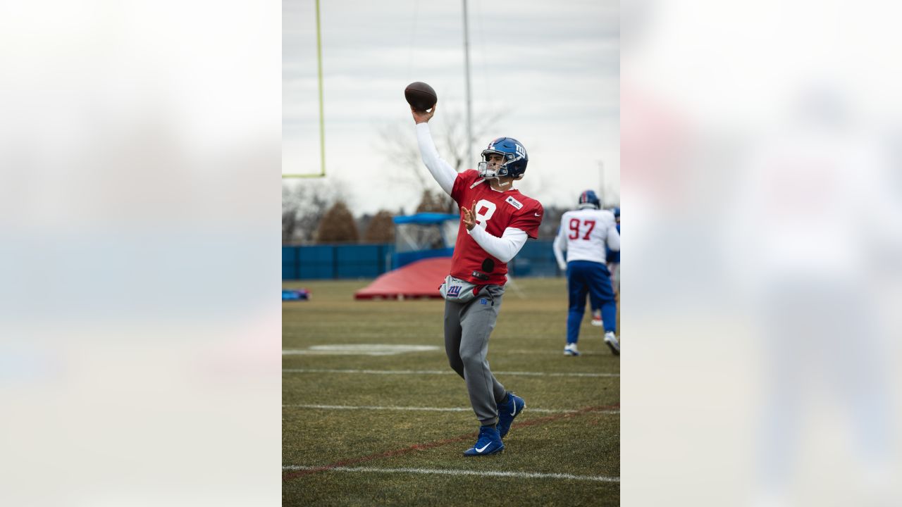 New York Giants - Colt McCoy ready to step up if Daniel Jones is ruled out:  bit.ly/3lKwRXq #TogetherBlue, Stop & Shop