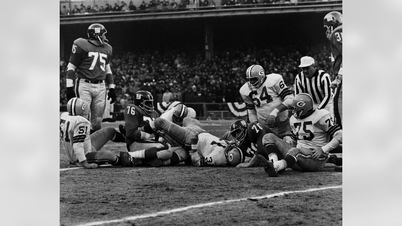 \ud83d\udcf8 Through the Years: Giants vs. Packers