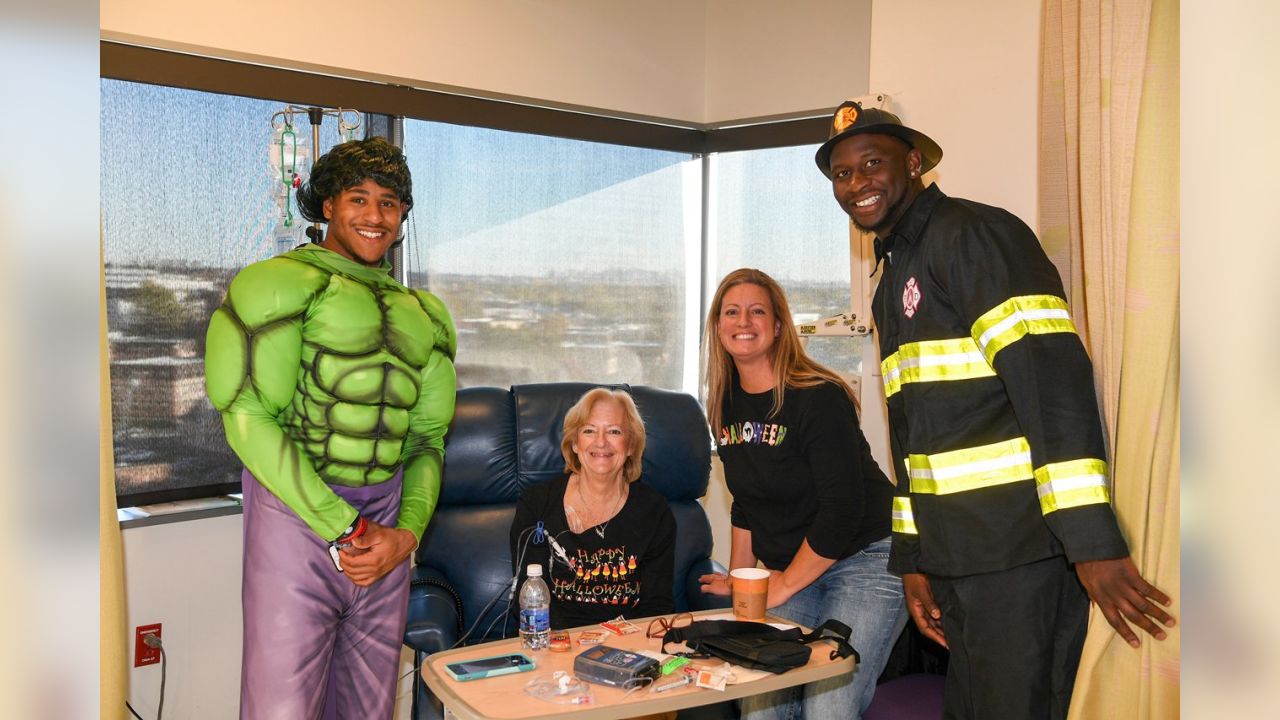 Giants rookies make annual Halloween visit to Hackensack Hospital