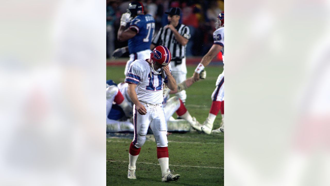 1991 NFL Super Bowl XXV Logo Willabee & Ward Patch with Header Board (Buffalo Bills vs. New York Giants)