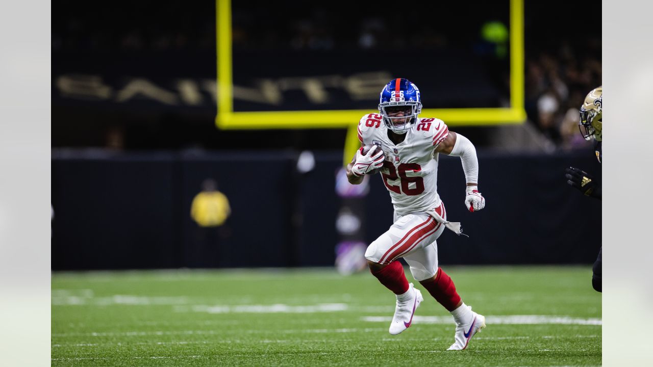 New York Giants tight end Kyle Rudolph (80) looks on against the Carolina  Panthers during an NFL football game, Sunday, Oct. 24, 2021, in East  Rutherford, N.J. (AP Photo/Adam Hunger Stock Photo - Alamy