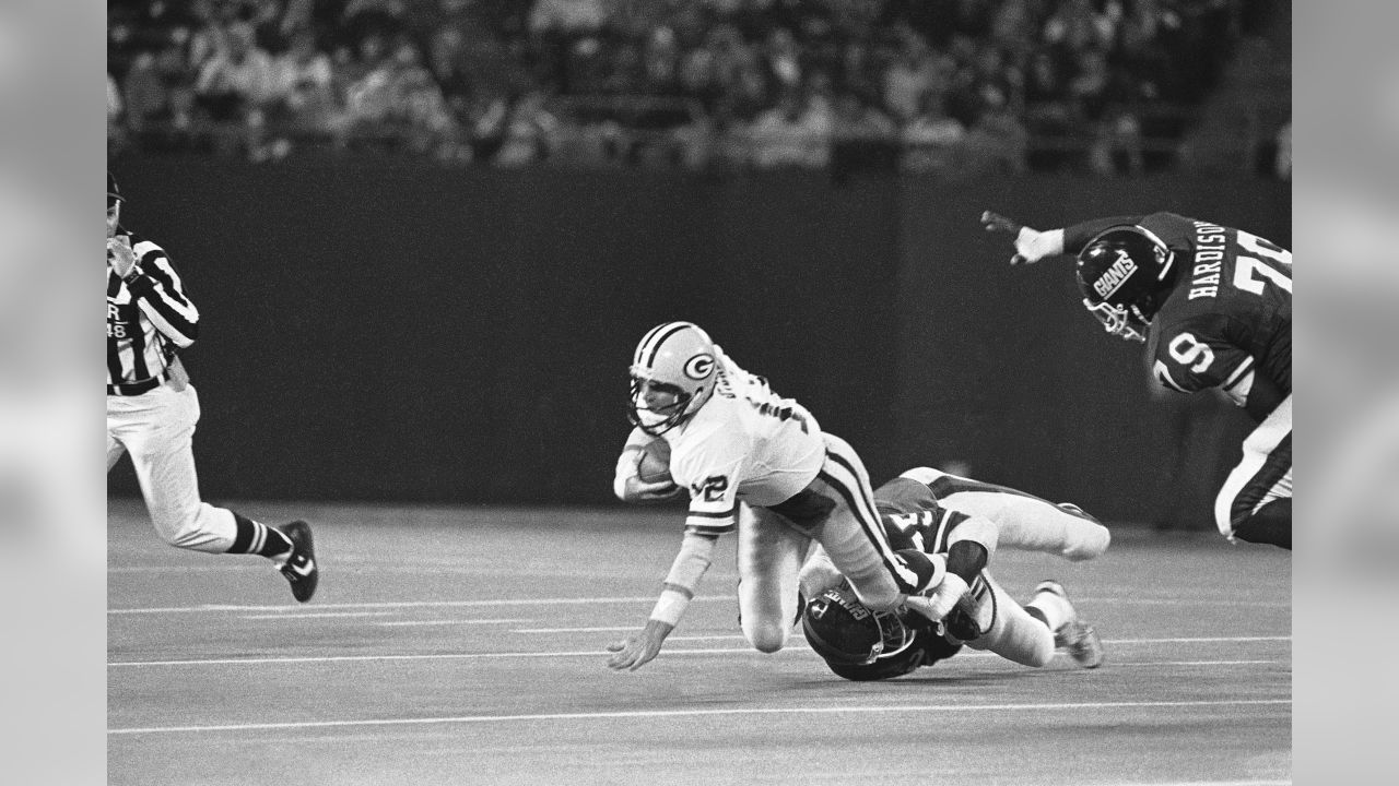 \ud83d\udcf8 Through the Years: Giants vs. Packers