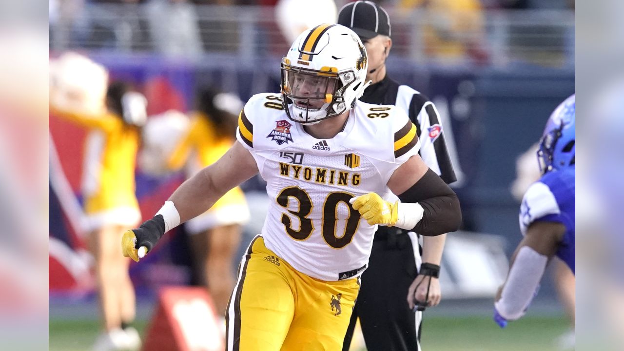 WATCH: Former Wyoming standout Logan Wilson boots 40-plus yard FG