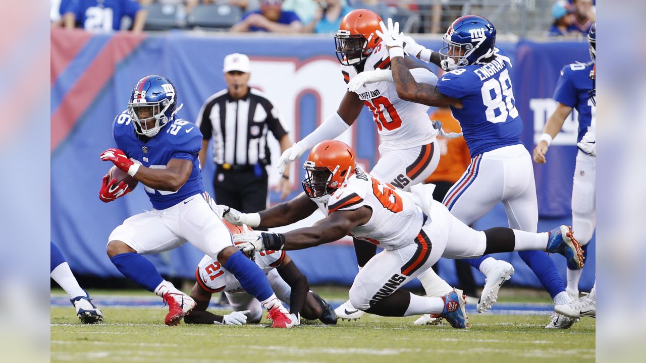 New York Giants vs Cleveland Browns - Holden Luntz Gallery