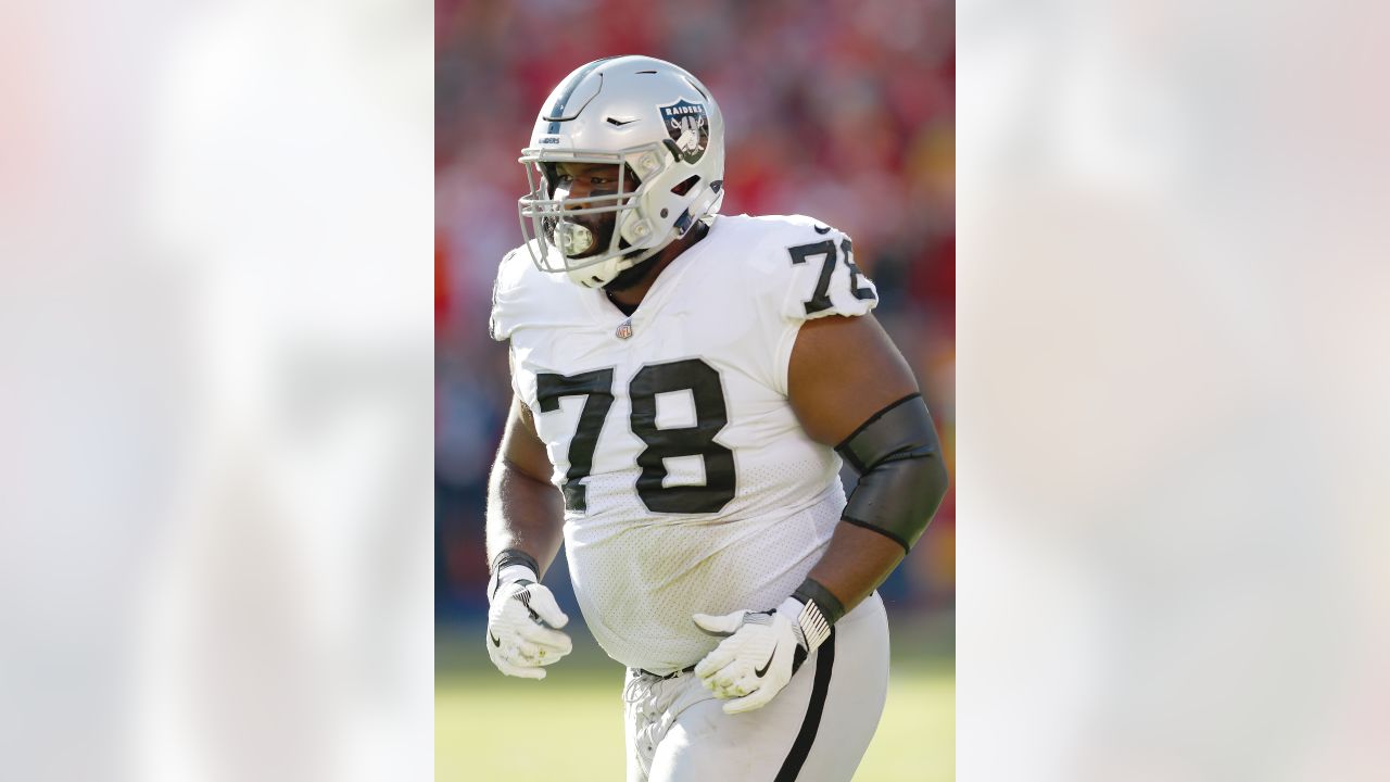 Raiders defensive tackle Justin Ellis returns to practice