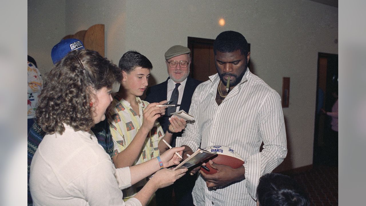 🏈🚑On November 18, 1985 New York Giants linebacker Lawrence