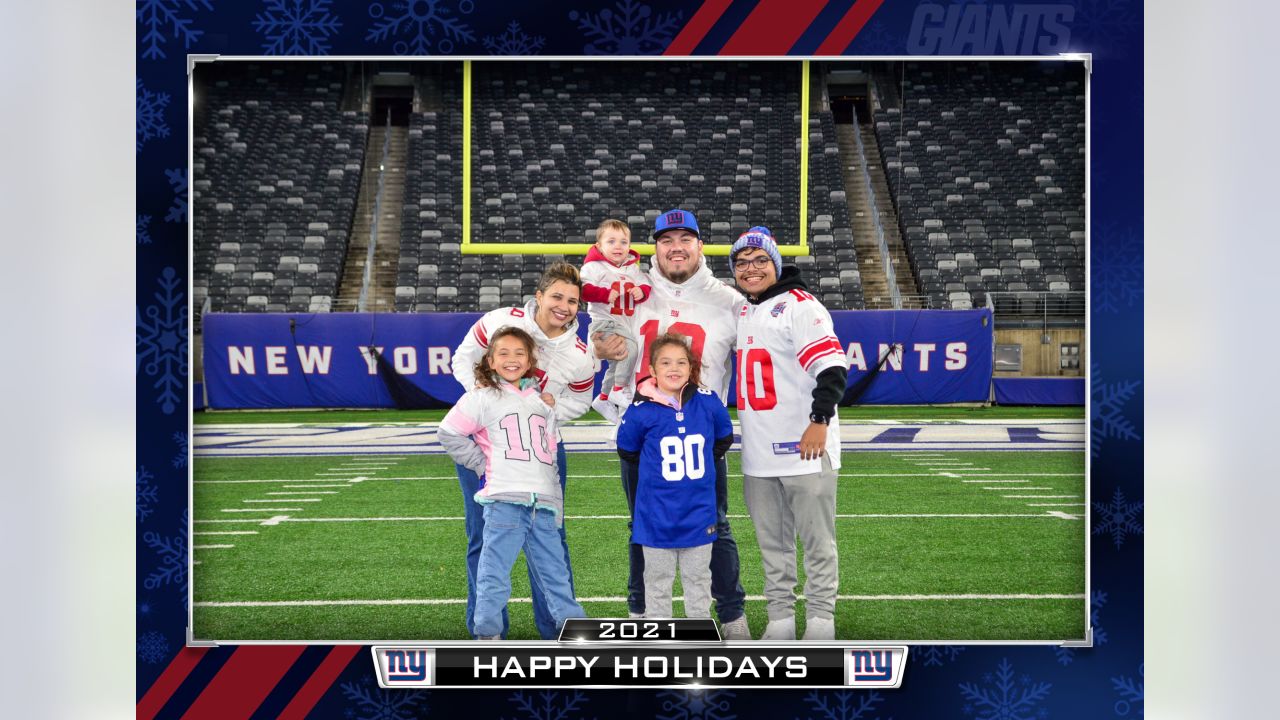 New York Giants on X: Merry Christmas & Happy Holidays from our family  to yours ❄️  / X