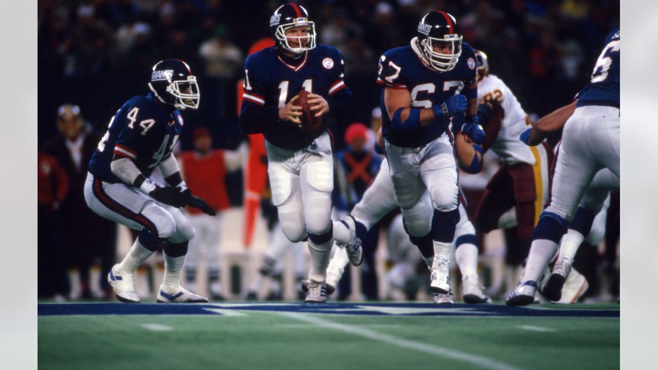 Phil Simms - QB - #1 #nyg NY Giants  New york giants football, Phil simms,  Ny giants football