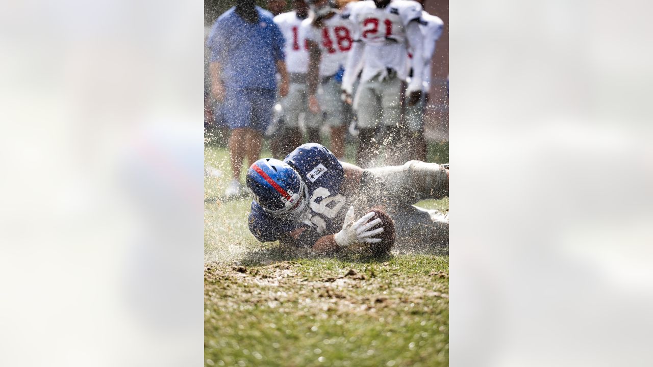 New York Giants video: Joe Judge takes part in muddy fumble drill