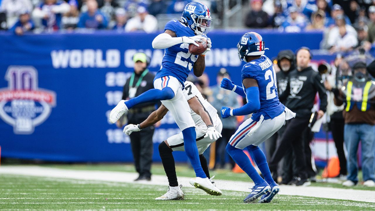 Xavier McKinney New York Giants edge Las Vegas Raiders 