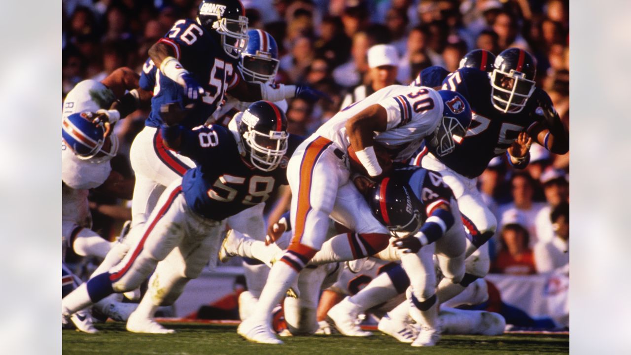 \ud83d\udcf8 Photos: Legendary Giants LB Carl Banks