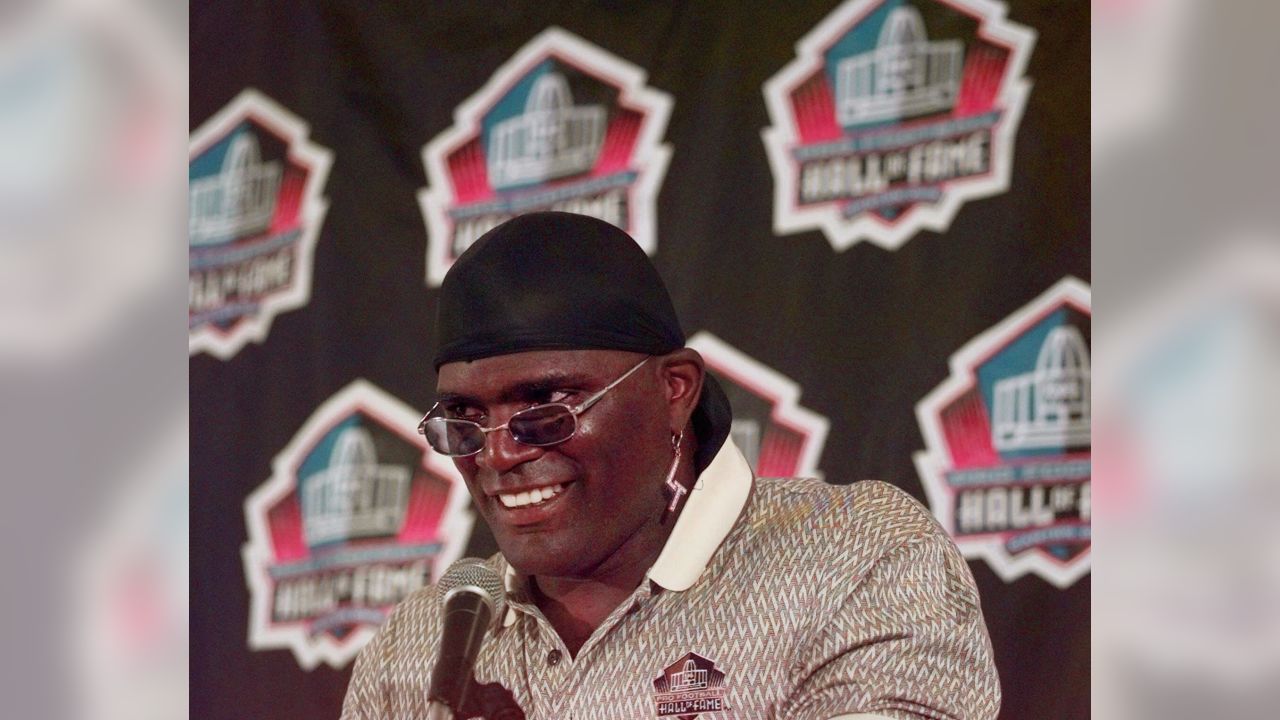 Giants legend Lawrence Taylor's unusual misstep: Eli Manning is