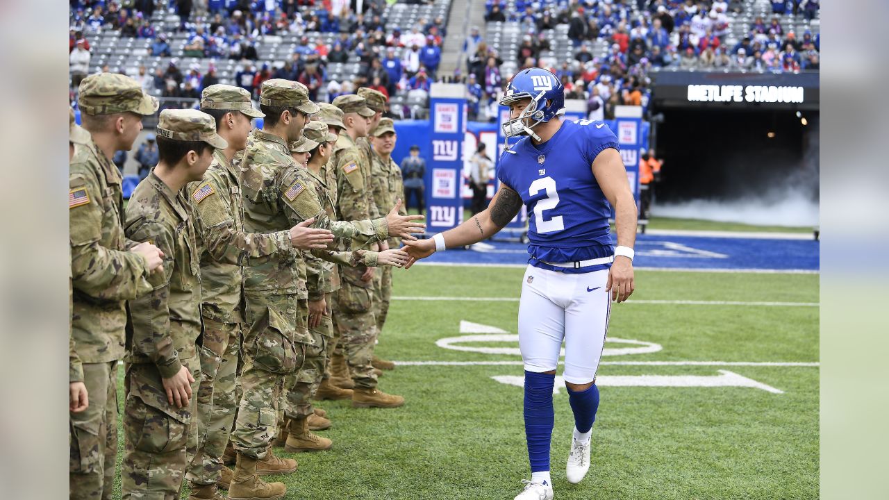 East Rutherford, New Jersey, USA. 6th Nov, 2017. Rams' tight end Dereck  Carrier (86) on the sideline during NFL action between the Los Angeles Rams  and the New York Giants at MetLife