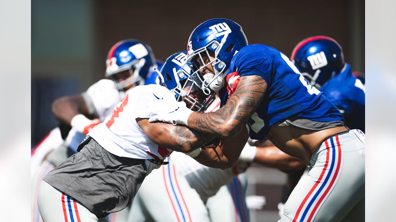 Giants running back Saquon Barkley gushes over rookie tackle Evan