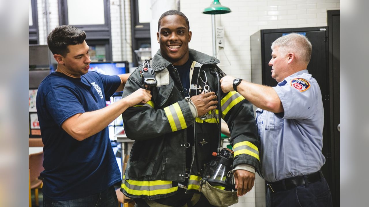 Giants visit FDNY Firehouse