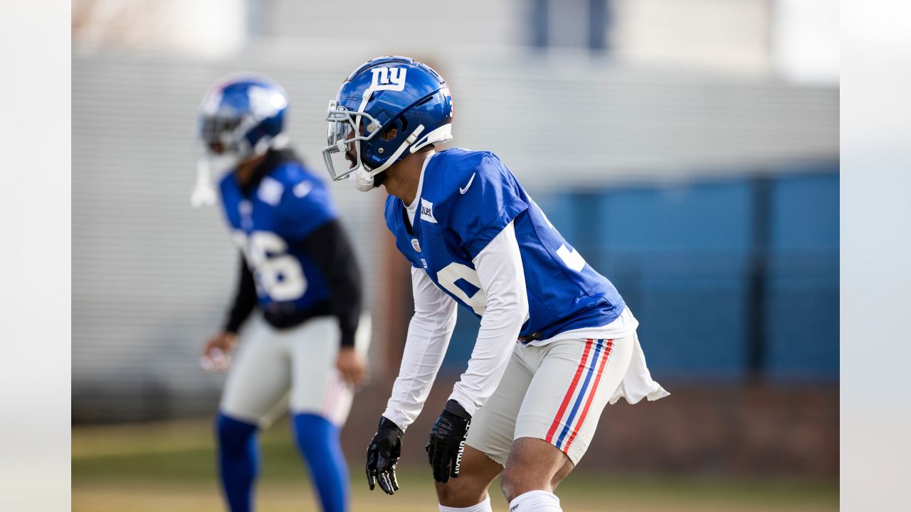 New York Giants cornerback Zyon Gilbert (38) defends against the Washington  Commanders during an NFL football game Sunday, Dec. 4, 2022, in East  Rutherford, N.J. (AP Photo/Adam Hunger Stock Photo - Alamy