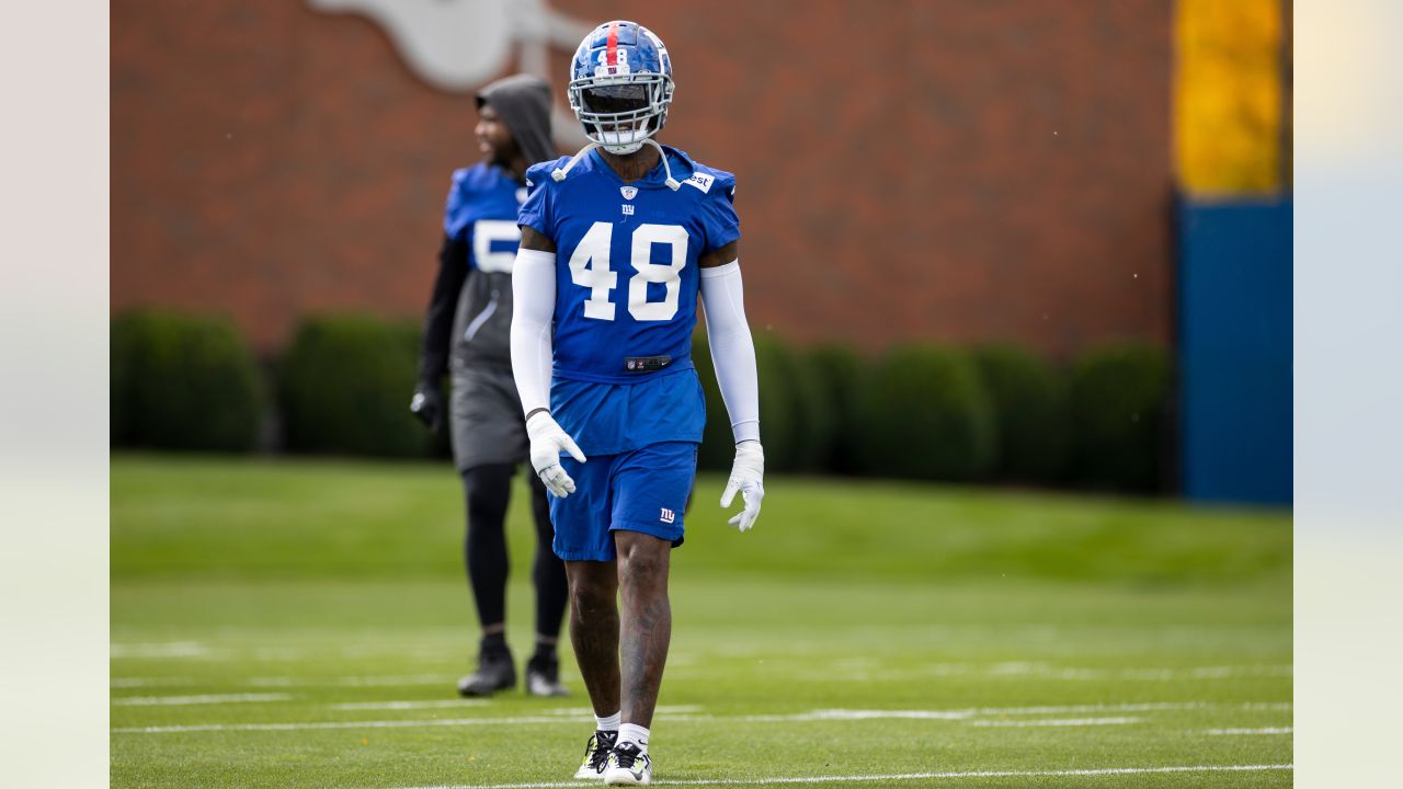 New York Giants cornerback Fabian Moreau (37) defends against the