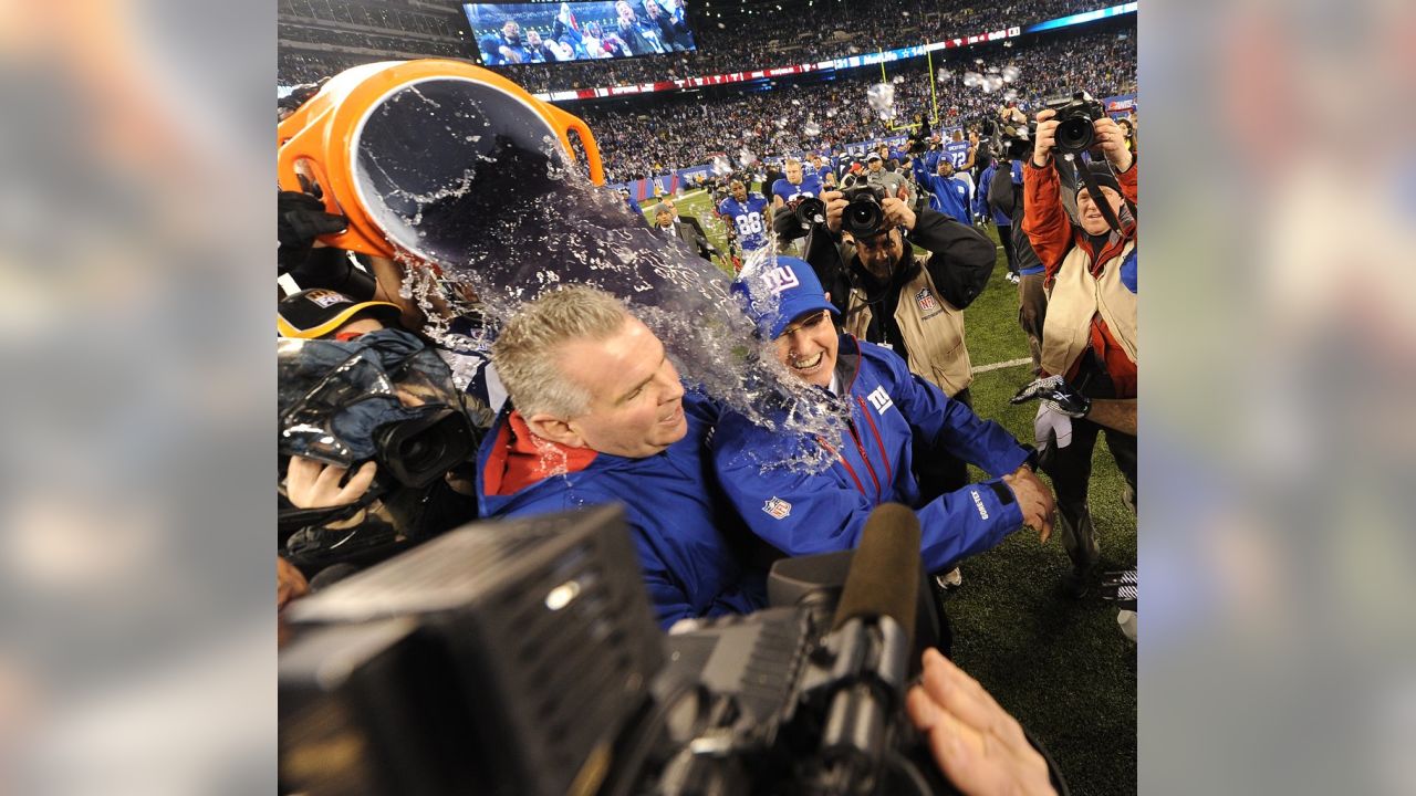 Gatorade shower nfl hi-res stock photography and images - Alamy