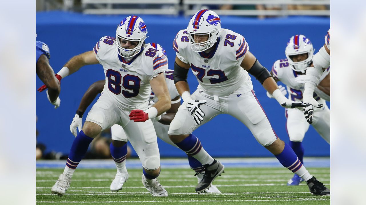 Buffalo Bills tight end Tommy Sweeney (89) at the line of scrimmage during  the first half an NFL football game against the New England Patriots,  Thursday, Dec. 1, 2022, in Foxborough, Mass. (