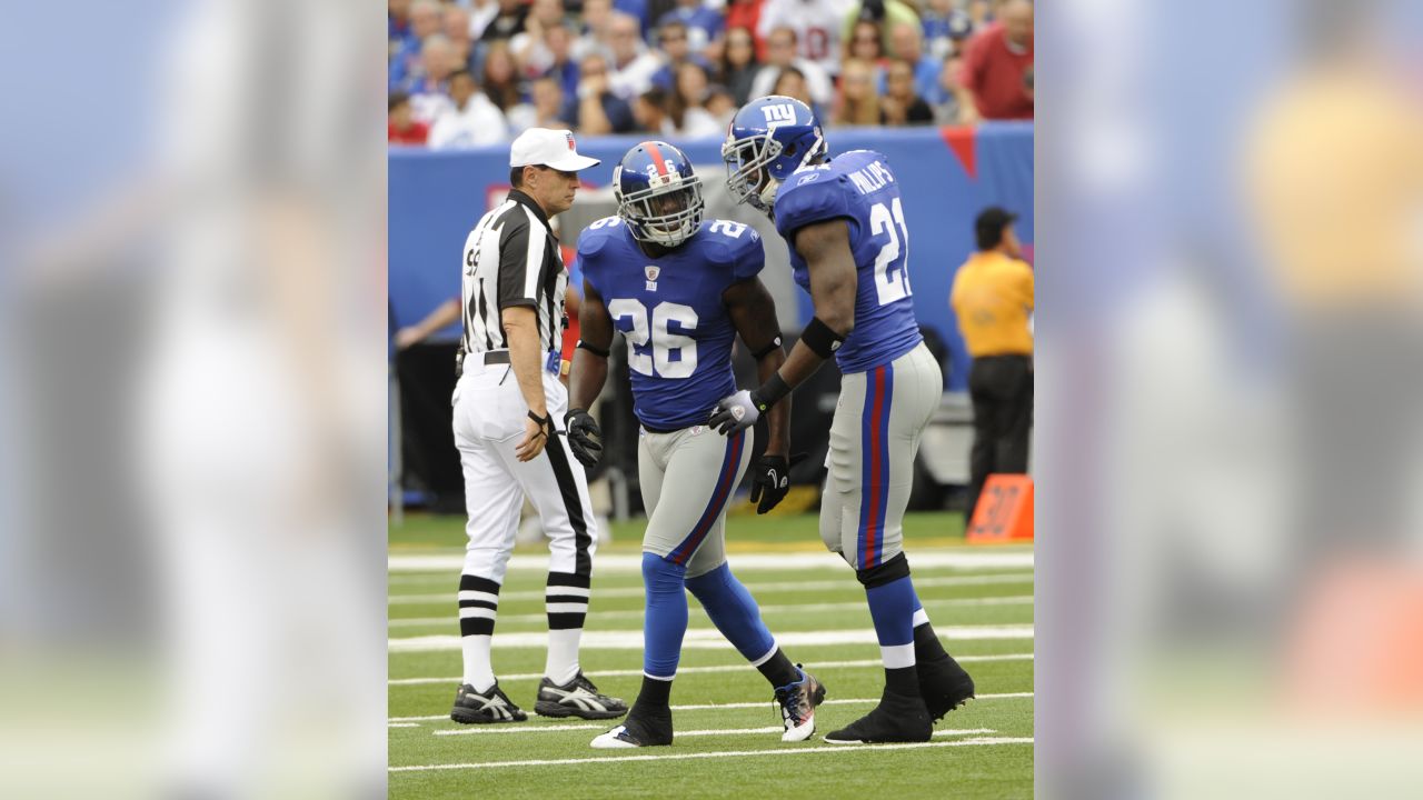 Antrel Rolle continues head-turning haircut tradition