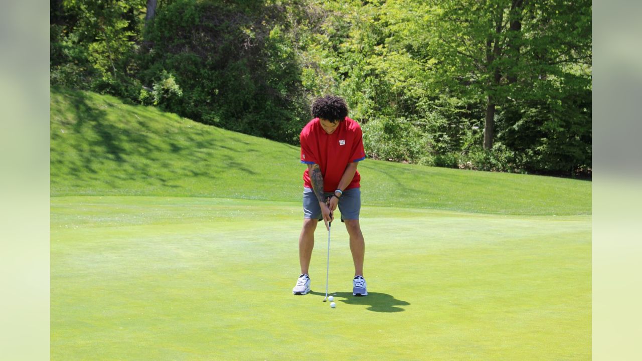 Giants' players hit the links for annual golf outing