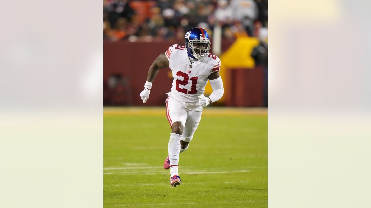 11 October 2009: New York Giants running back Gartrell Johnson (33) during  the Giants 44-7 win over the Raiders at Giants Stadium in East Rutherford,  NJ (Icon Sportswire via AP Images Stock Photo - Alamy