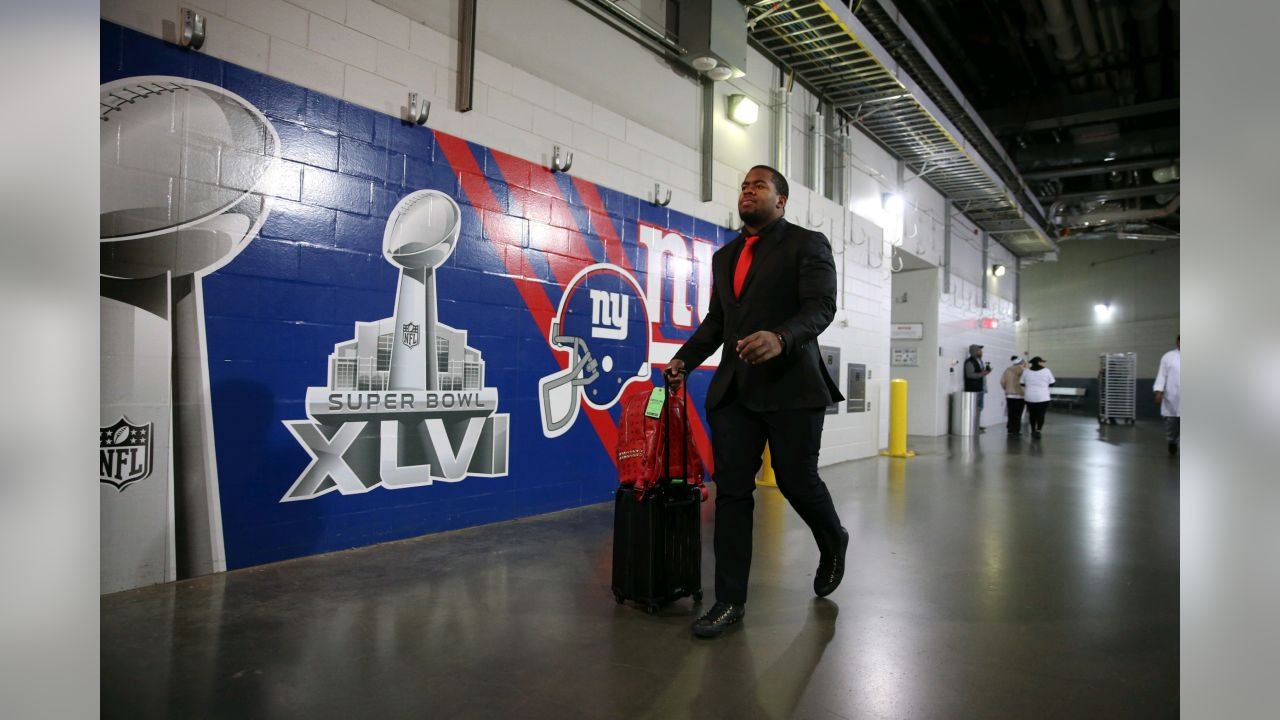 Photos: Giants player arrivals and locker room tour