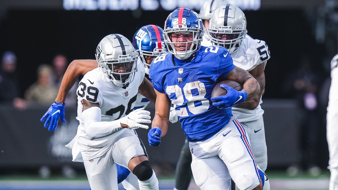 New York Giants vs. Las Vegas Raiders: Best photos from Week 9