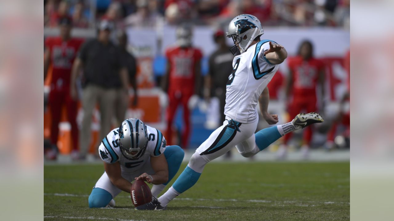 Carolina Panthers' Graham Gano (9) walks to the team's practice facility on  Tuesday, October 13,…