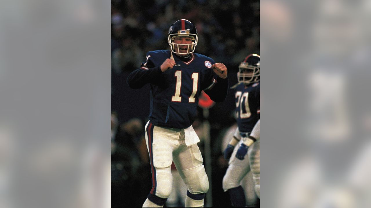 Washington Redskins running back John Riggins (44) looks to happy teammate  Art Monk after running for the Skins third touchdown of their game with the  New York Giants in East Rutherford, N.J.