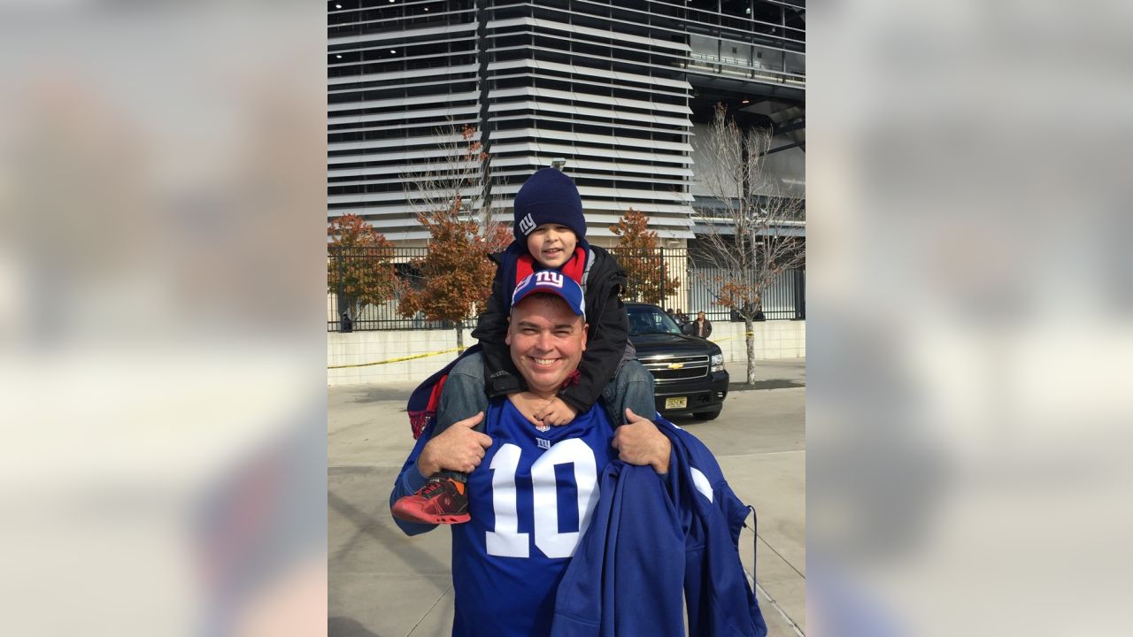 New York Giants on X: .@PartyCity tailgaters look ready for GAMEDAY! Tag  your tailgate pics w/ #GiantsParty! TAILGATE 
