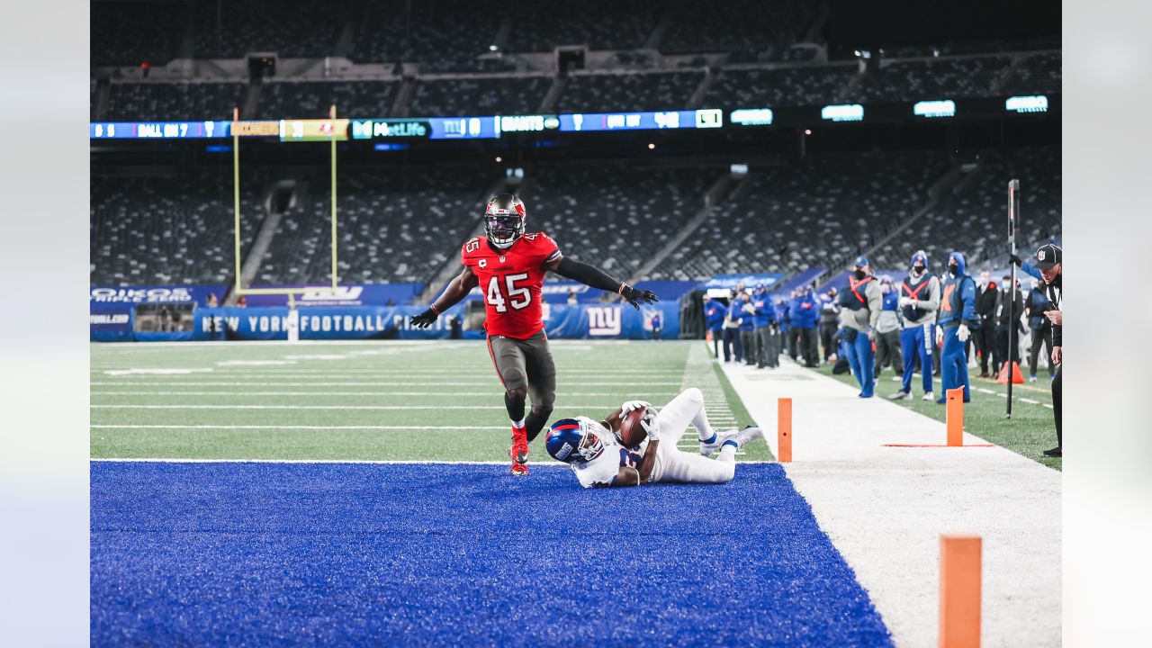 Photo: New York Giants vs. Tampa Bay Buccaneers - TAM2008010602 