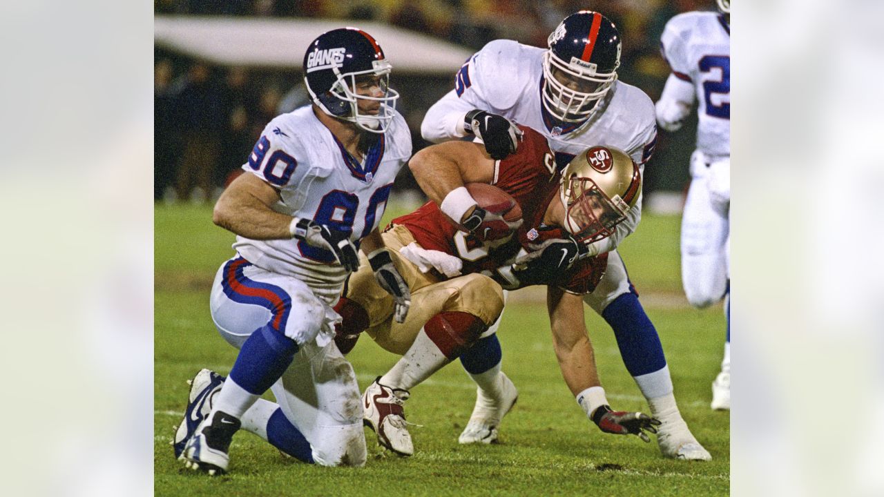 aug-1998-defensive-tackle-robert-harris-of-the-new-york-giants-in-a-picture-id342038  (672×1024)