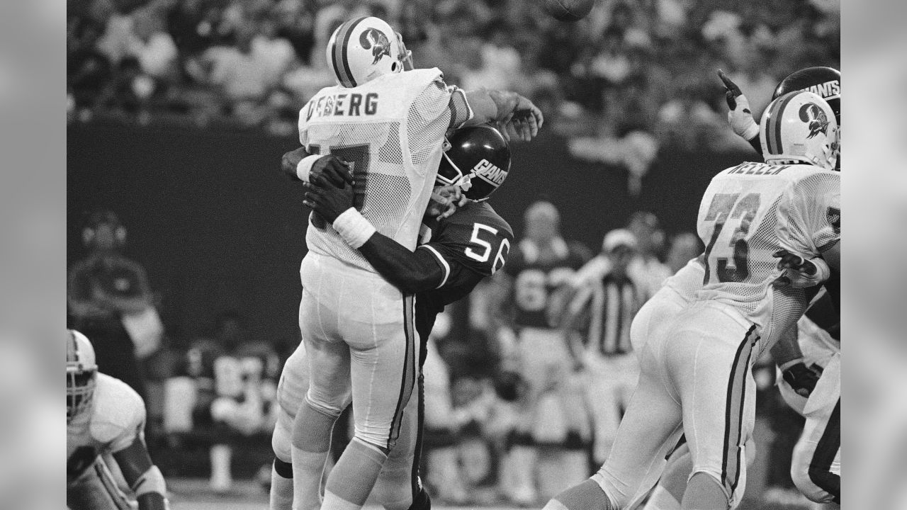 Lawrence Taylor 22.5 Sacks Shy Of Top 5 - Gridiron Heroics