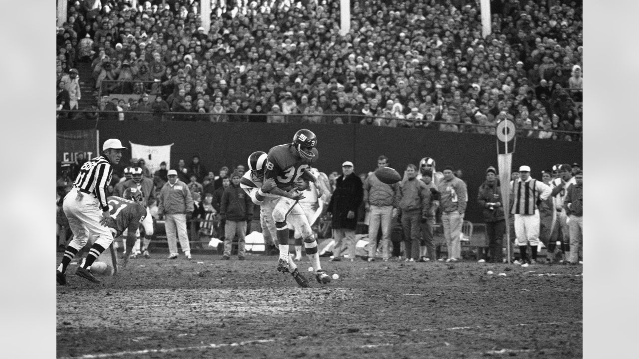 \ud83d\udcf8 Through the Years: Giants vs. Rams