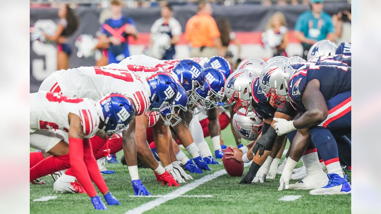 14,898 Giants Vs Patriots Stock Photos, High-Res Pictures, and