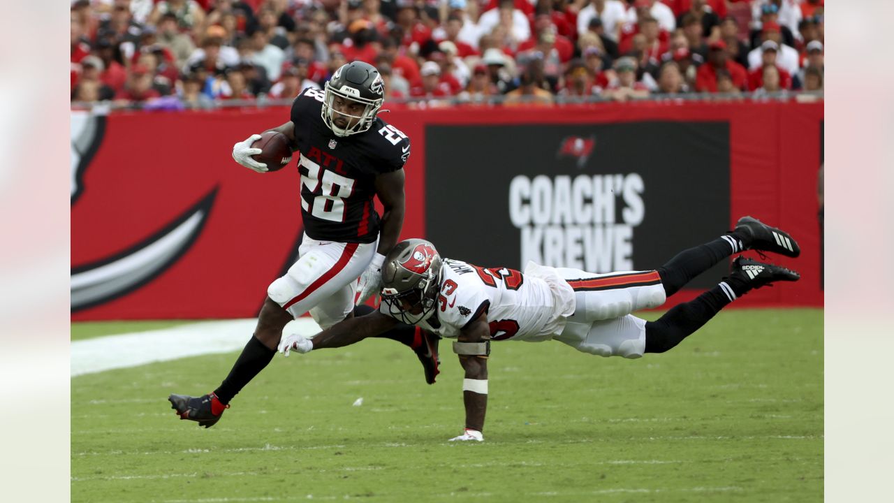 A.J. Terrell, Foye Oluokun emerging as playmakers on Falcons defense