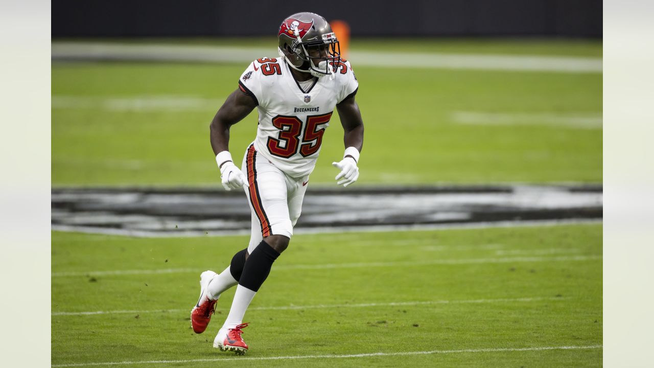 Jamel Dean beats out Sean Murphy-Bunting for Bucs' No. 2 CB job